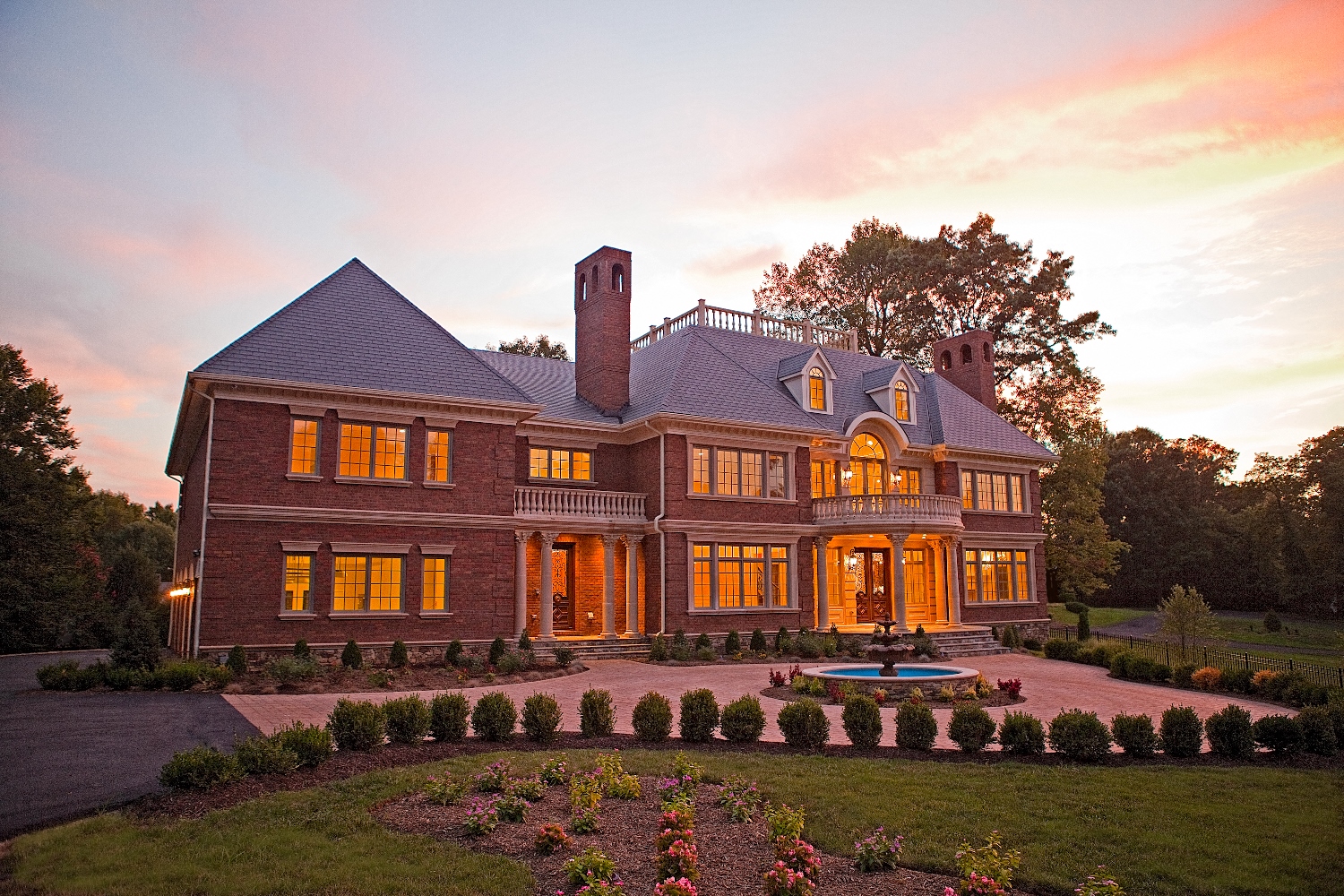 Washington DC McLean Virginia estate on the front cover of issue 10.6