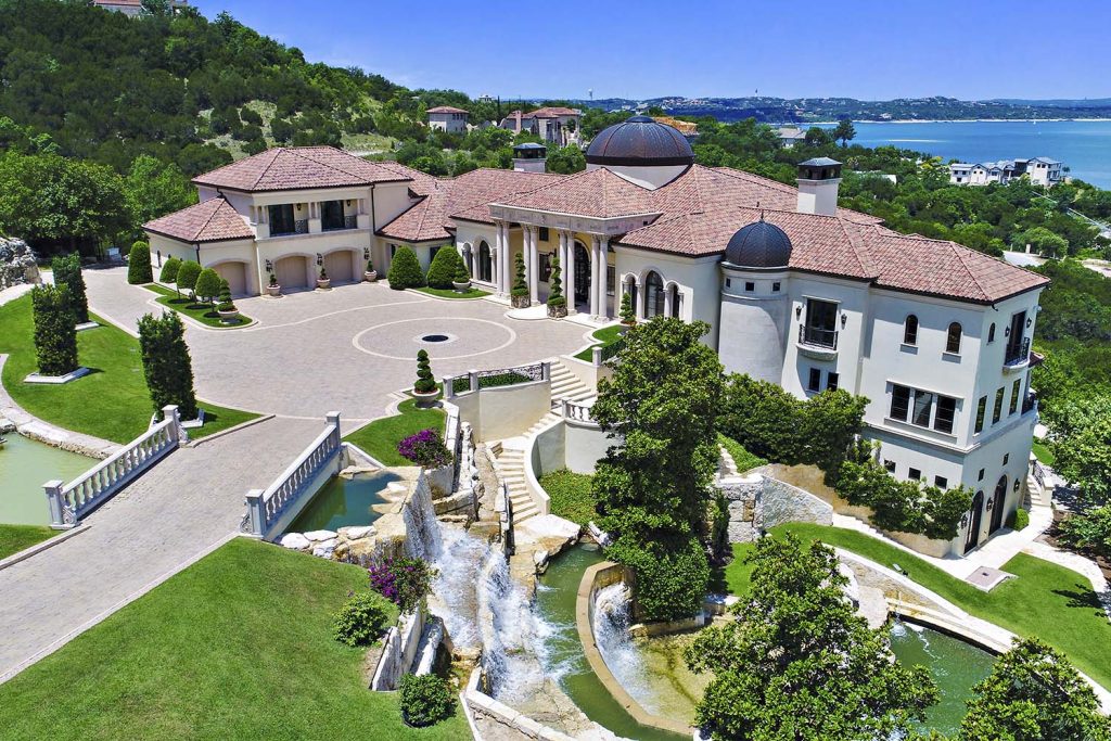 Lake Travis Estate in Austin and the Hill Country Issue 6.4