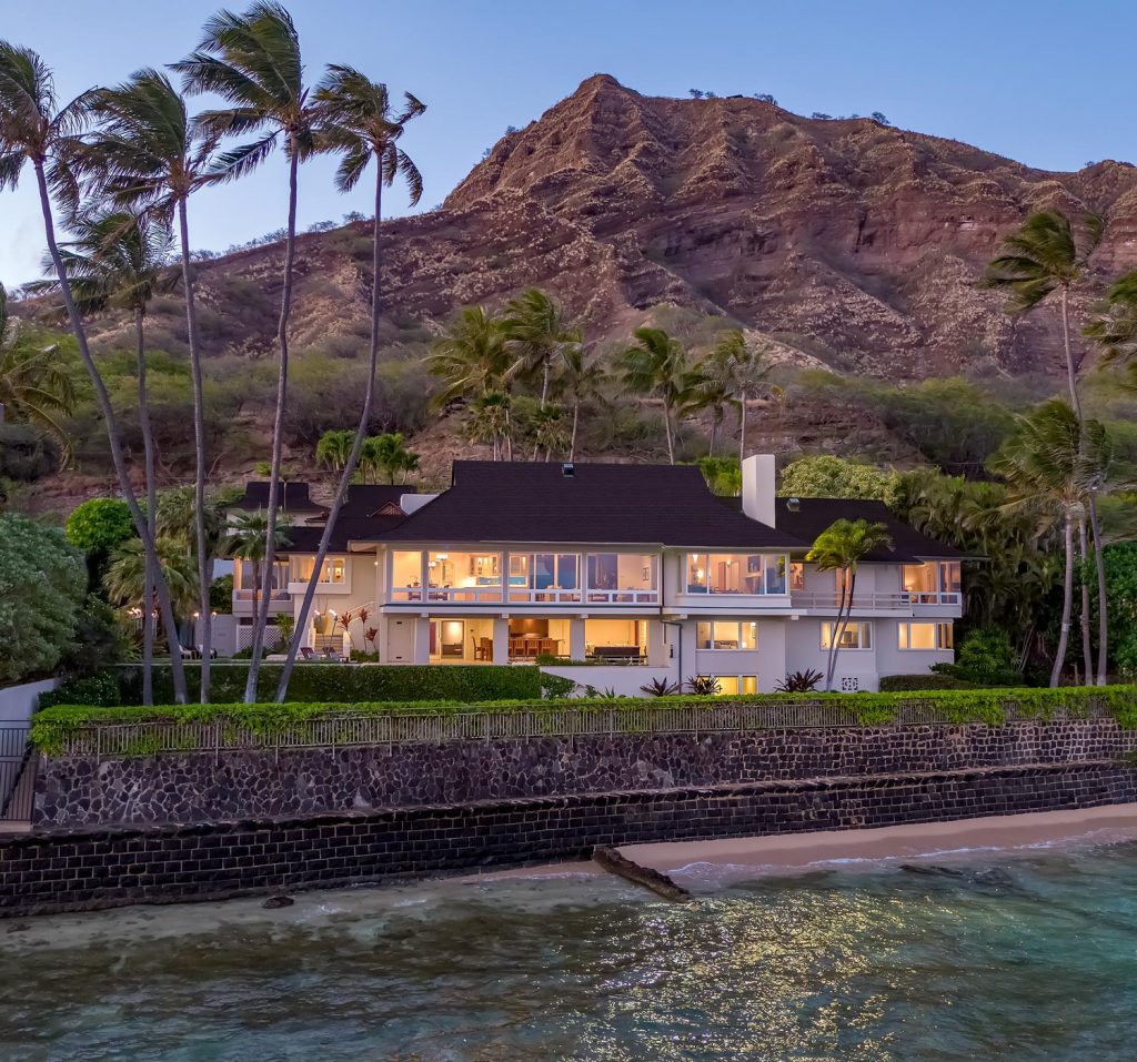 Diamond Head Perfection by the Sea on the Cover of LHM Hawai
