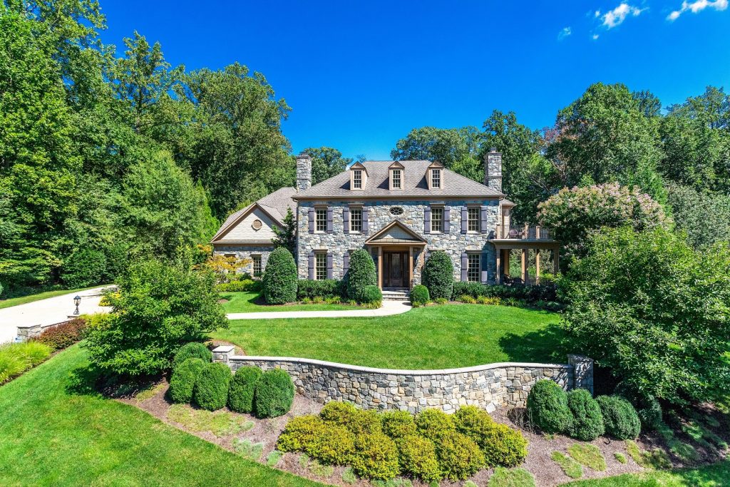 Amazing Oakton Home on the Cover of LHM Washington DC 13.6