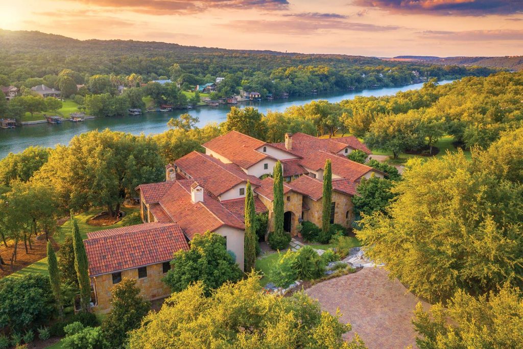 Lake Austin Estate on the Cover of LHM Austin Issue 8.2