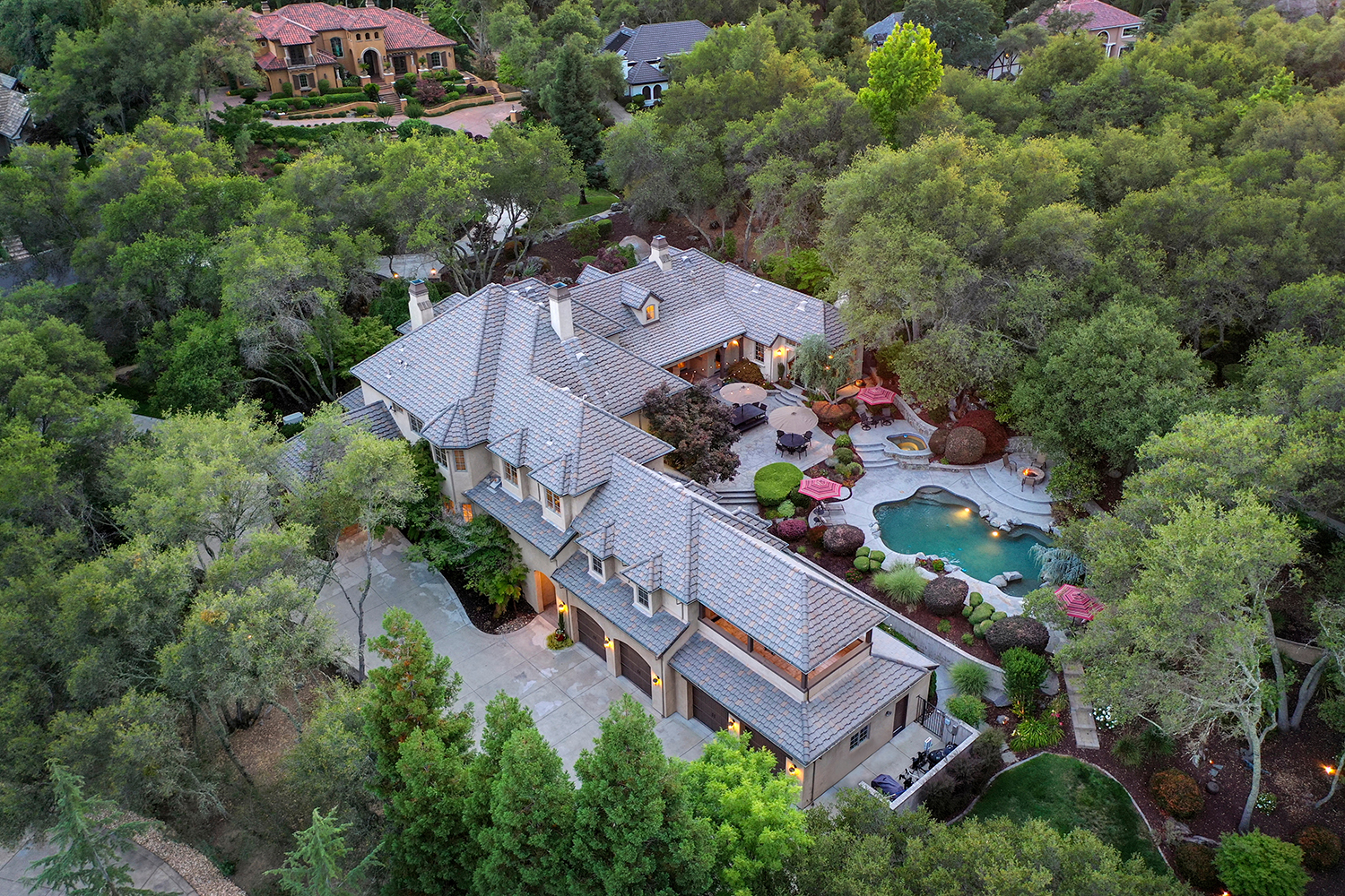 Incredible Granite Bay Estate on the Cover of LHM Sacramento 17.4