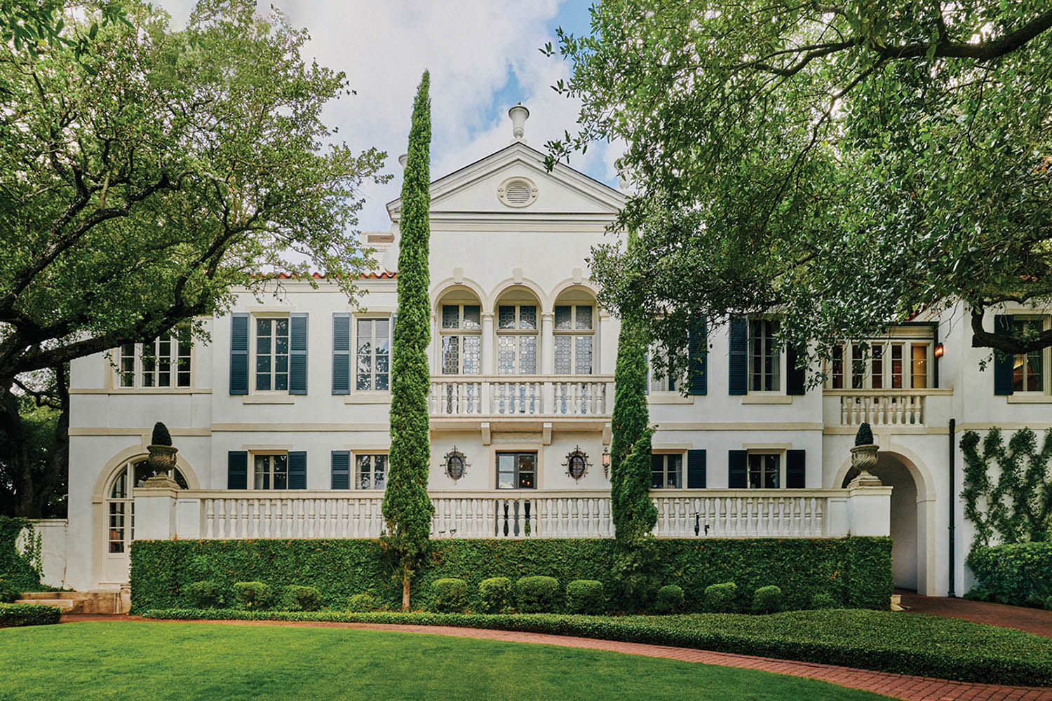 Olmos Park Historic Home on the Cover of San Antonio 11.4