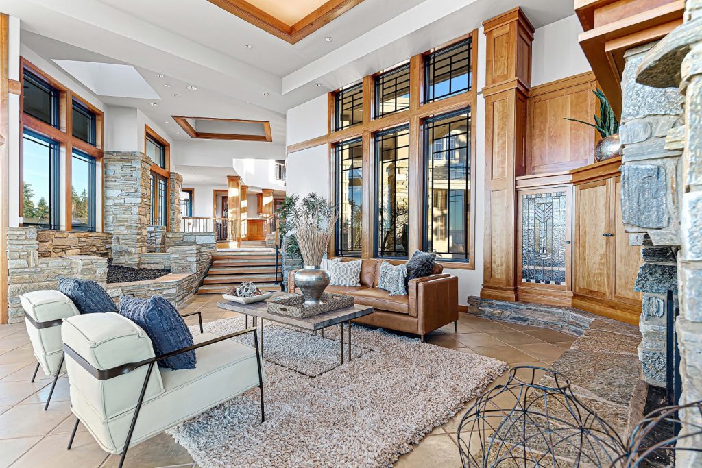 Columbia River View Estate on the Cover of LHM Oregon Issue 20.1