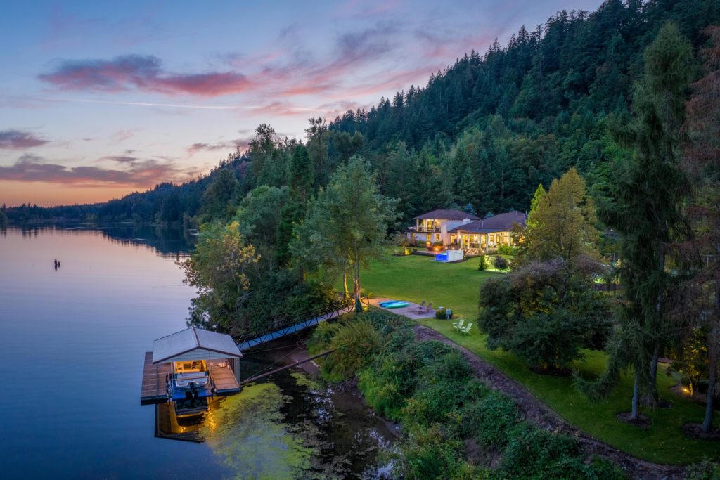 Willamette Riverfront Estate on the Cover of LHM Oregon & SW Washington