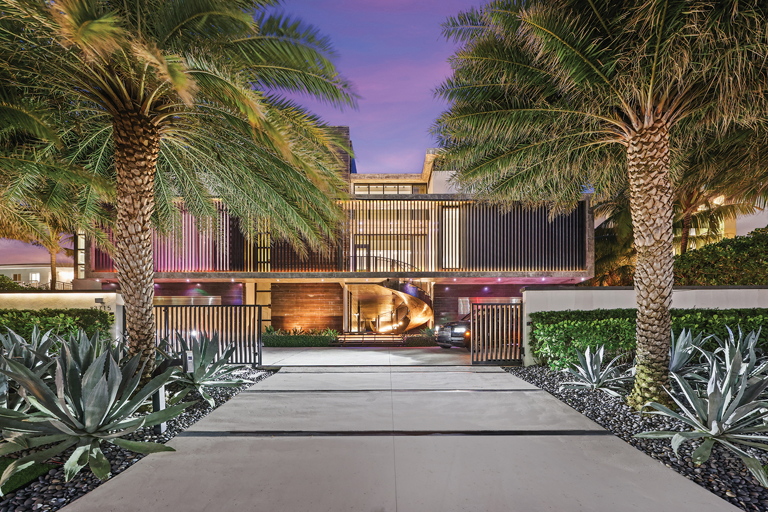 A Private Resort-Inspired Oceanfront Masterpiece on the Cover of LHM ...