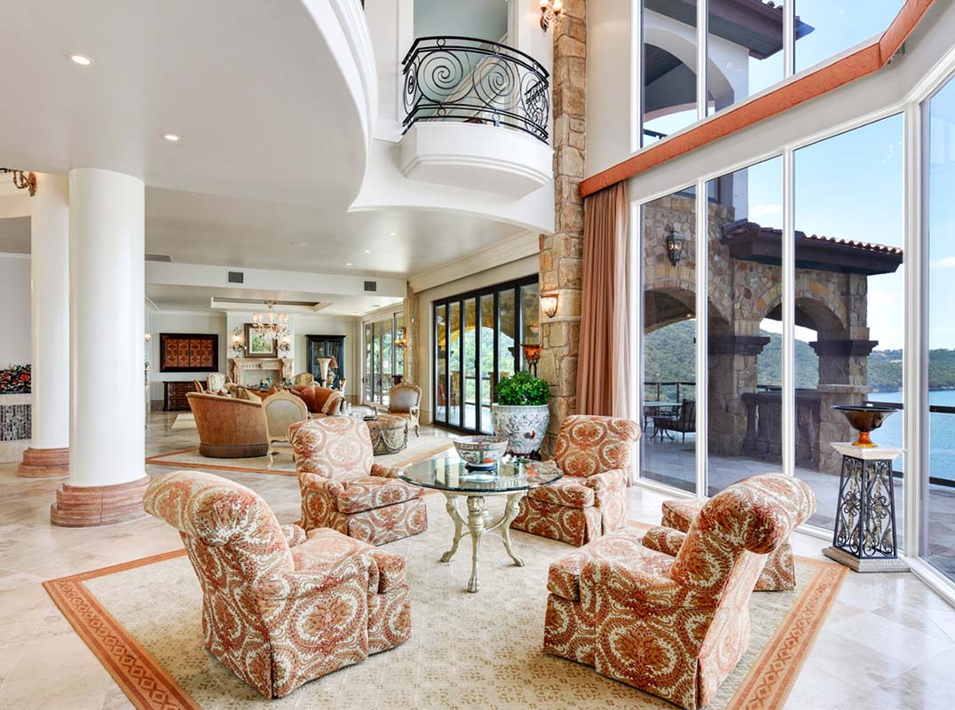 Austin 6800 Comanche Trail