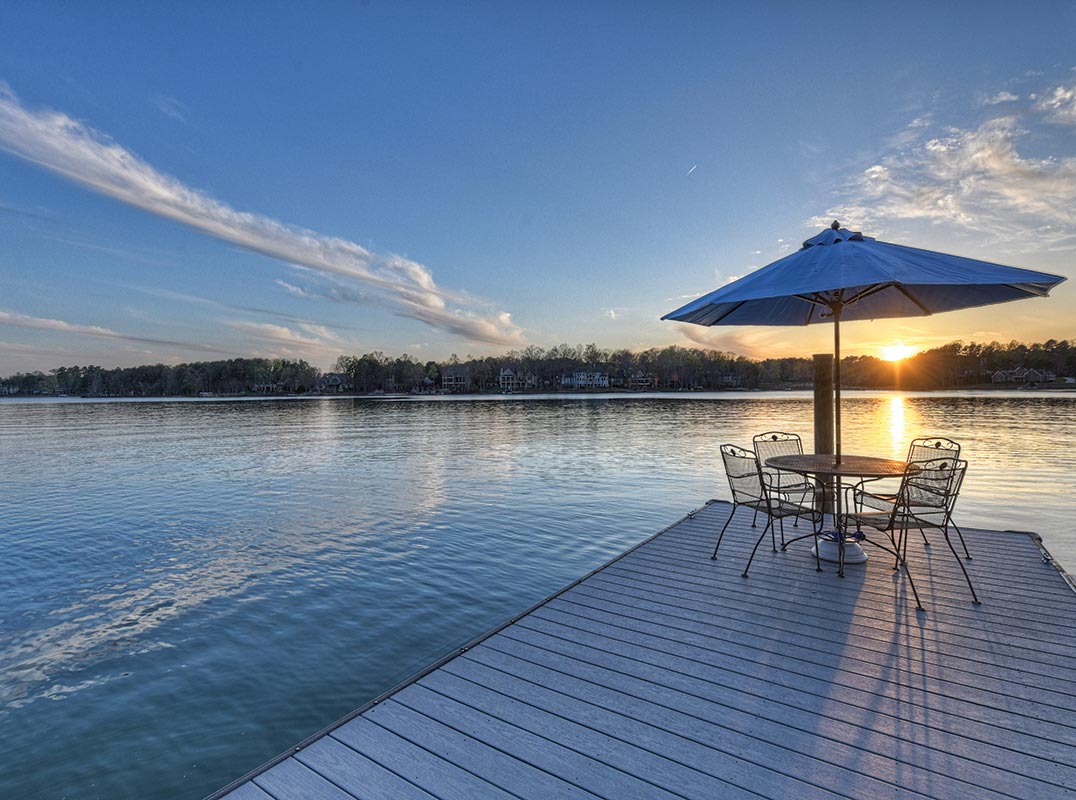 Sandy Shore: Lake Norman Luxury Rental