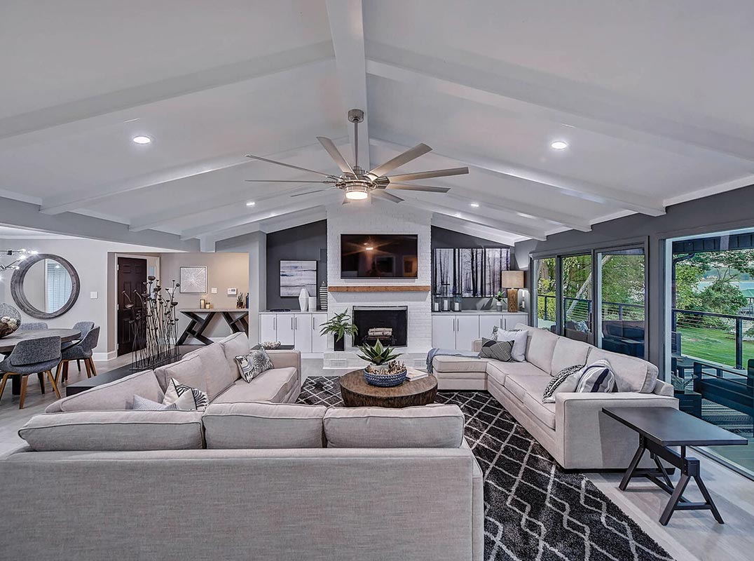 Southern Sunrise: Lake Norman Luxury Rental