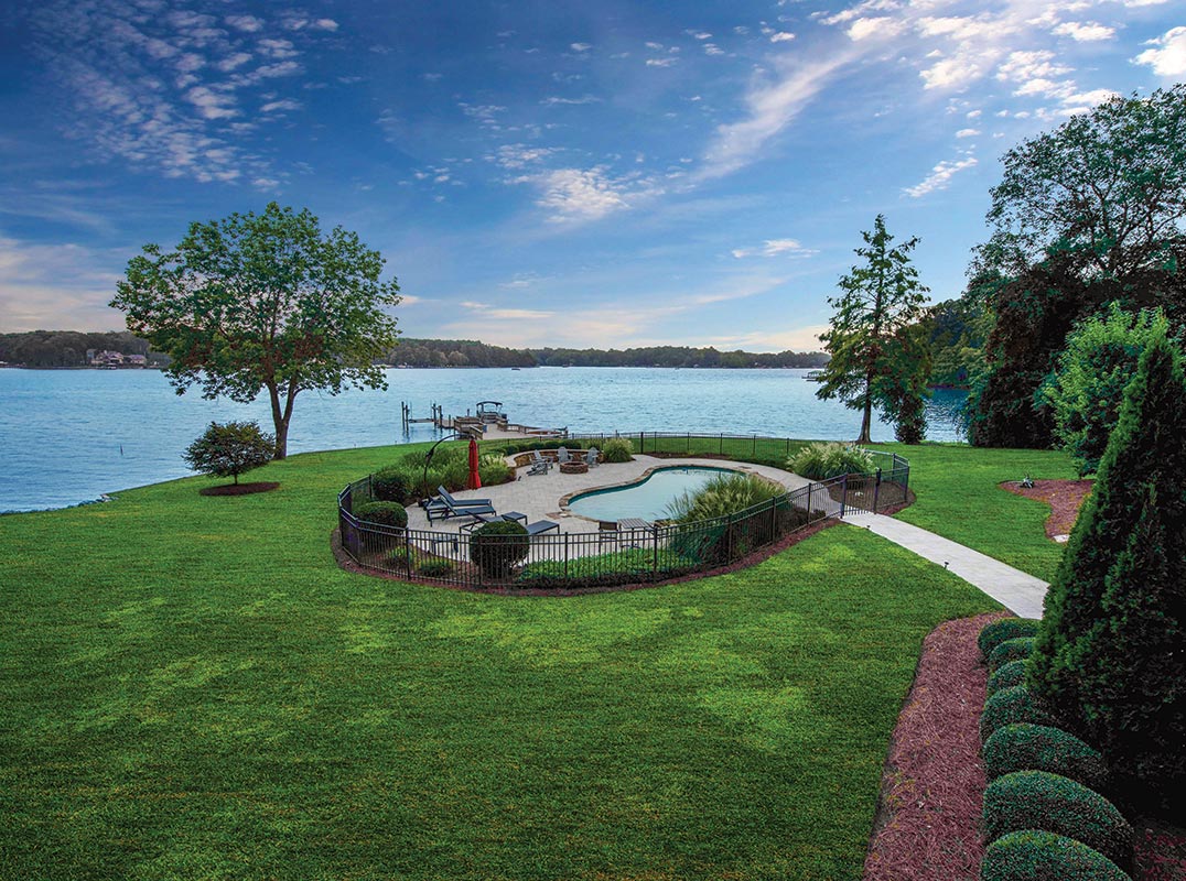 Ringneck Retreat: Lake Norman Luxury Rental 