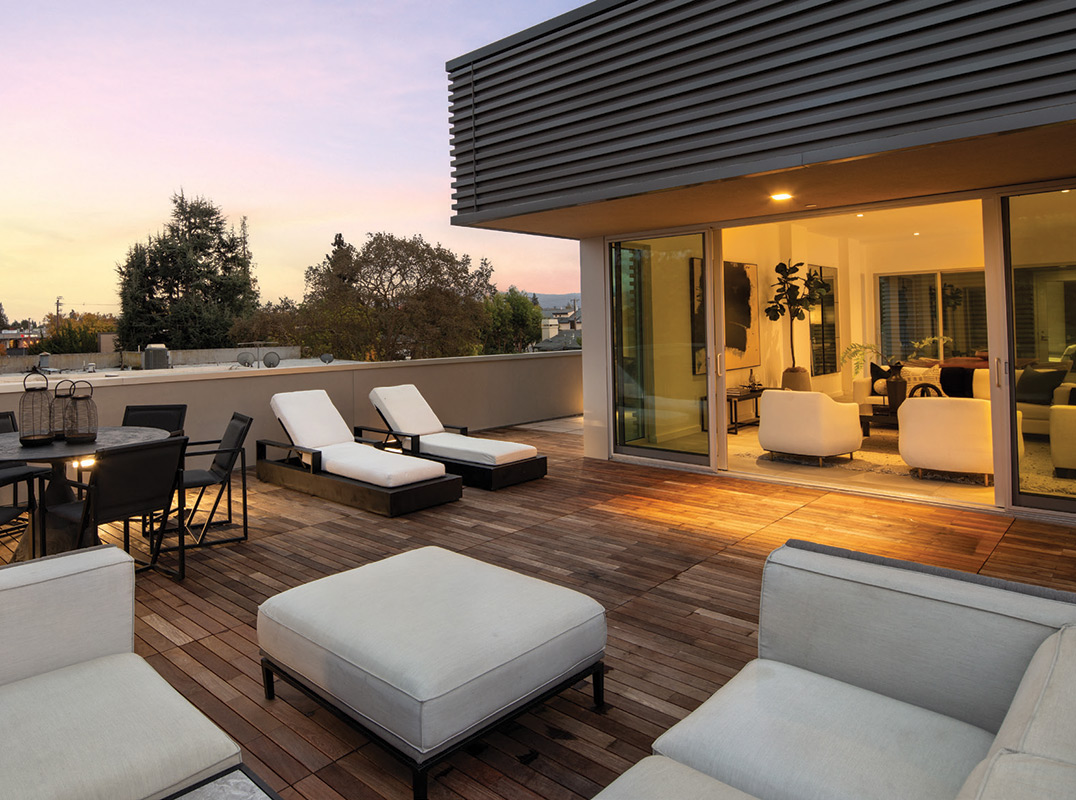 Penthouse Condominium In The Heart Of Downtown
