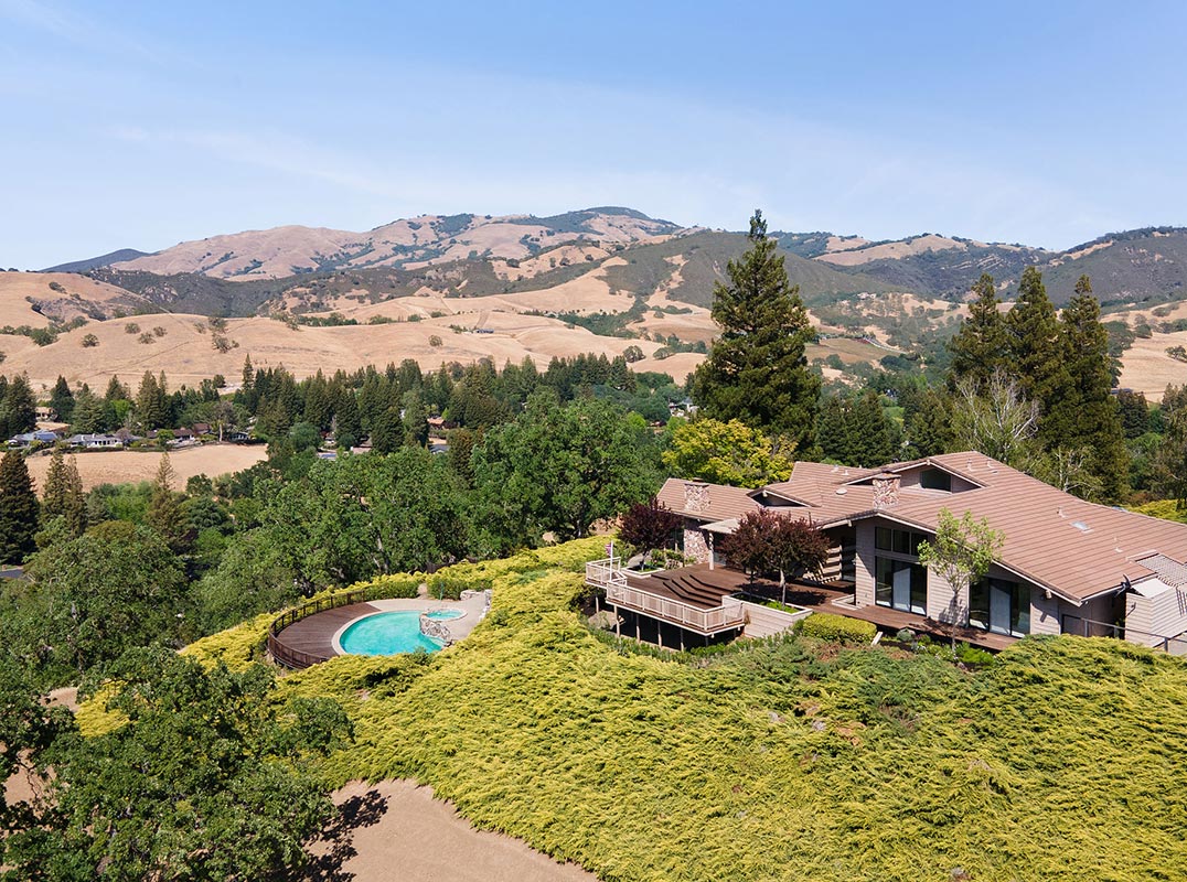 San Francisco's East Bay Exceptional Alamo home