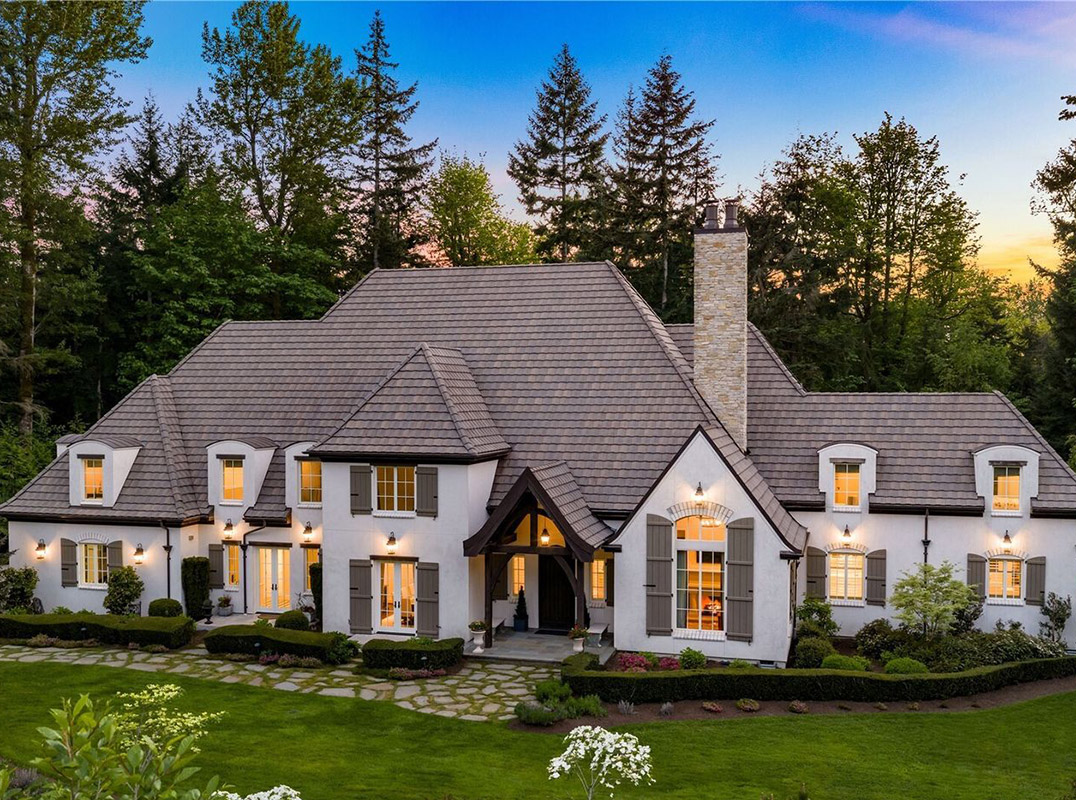 Grand Ridge Manor