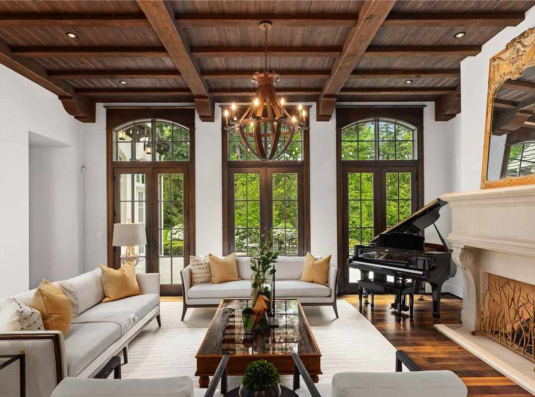 Grand Ridge Manor