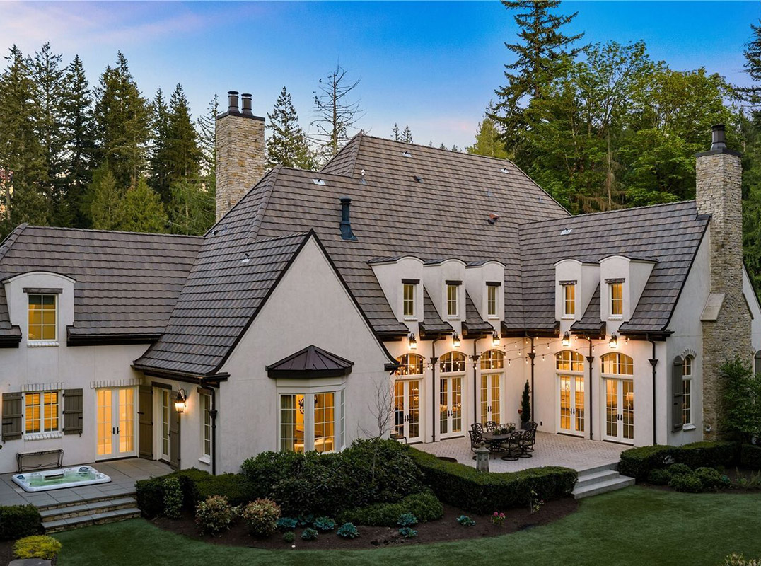 Grand Ridge Manor