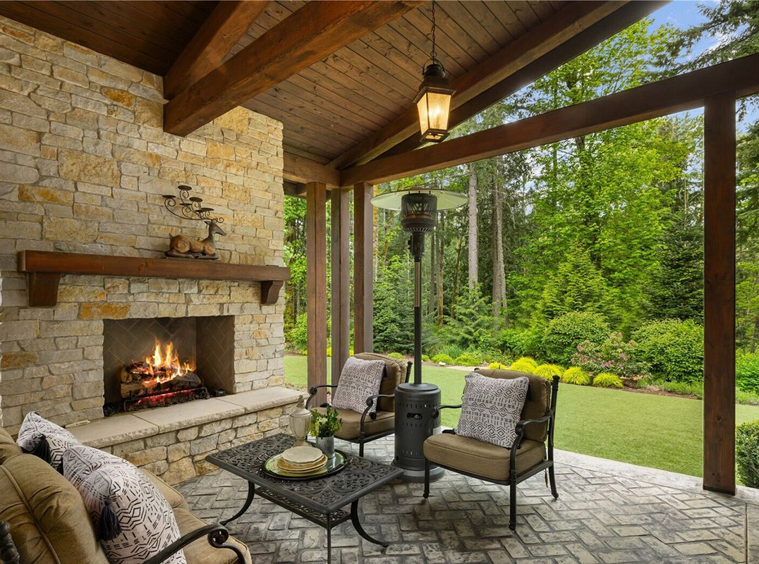 Grand Ridge Manor