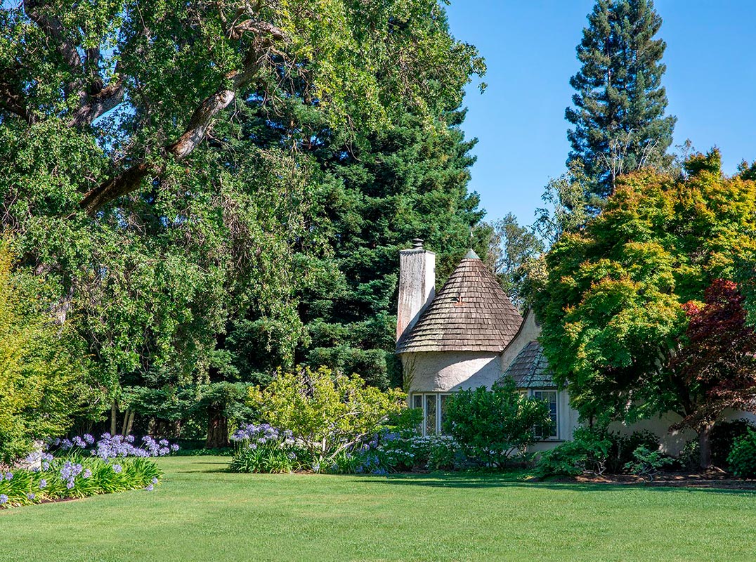 LHM Silicon Valley 2 Acres Blocks To Menlo Circus Club