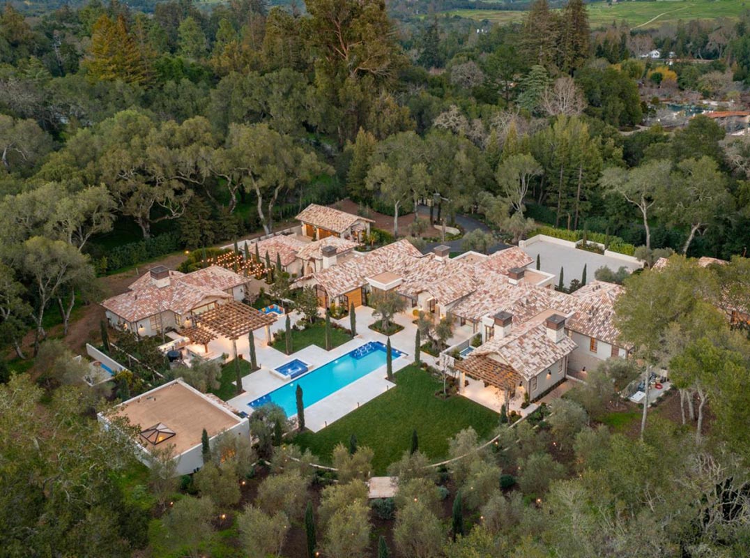 Incomparable New Home
