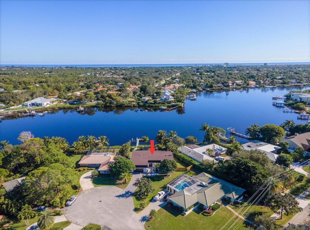 Amazing Riverfront Home in Tequesta Country Club