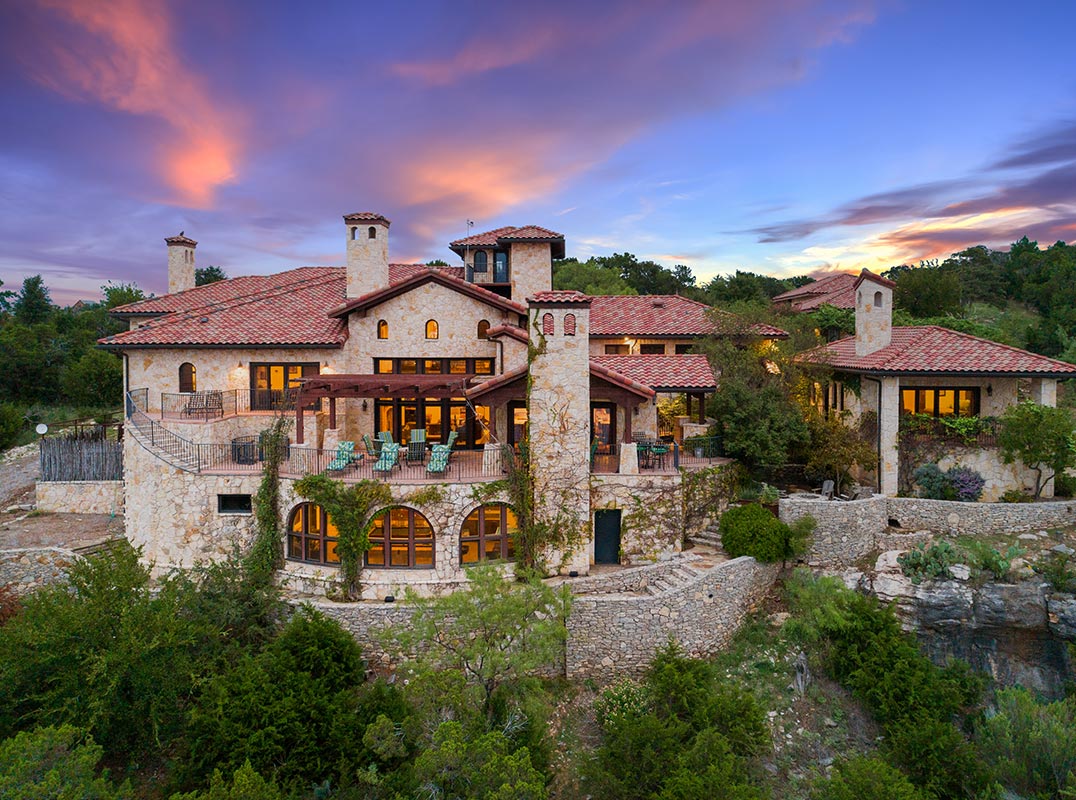 POSSUM KINGDOM LAKE: Cliffside Mediterranean Estate