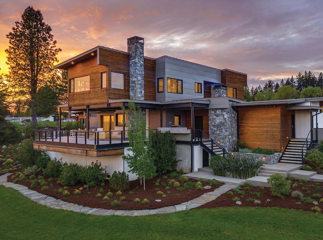 Modern Home with State-of-the-Art Equestrian Facilities