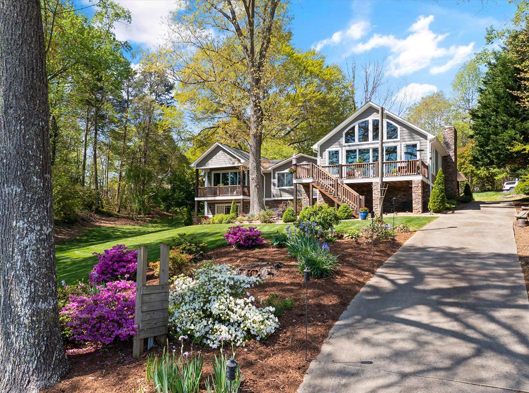 Charming Waterfront in Sherrills Ford on Lake Norman