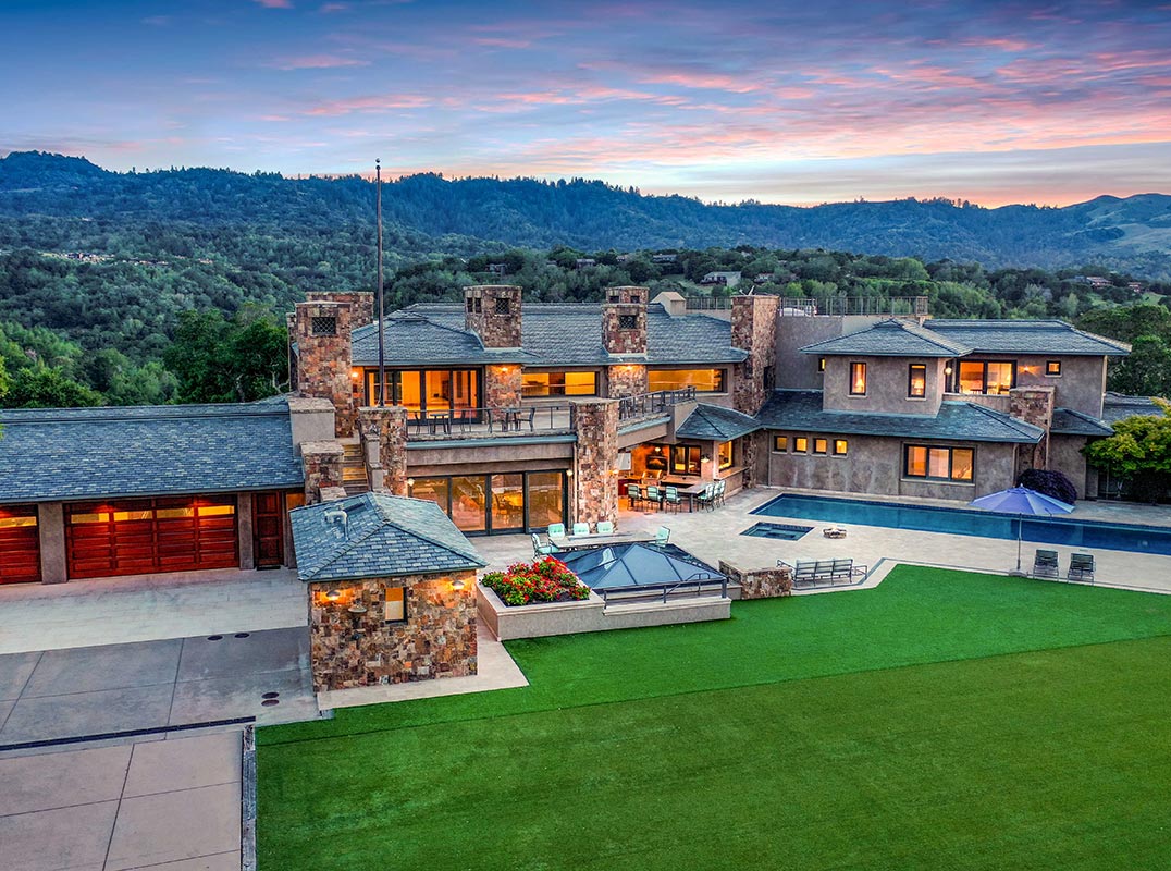 Resort-Like Grand Mansion With Unrivaled Build Quality 