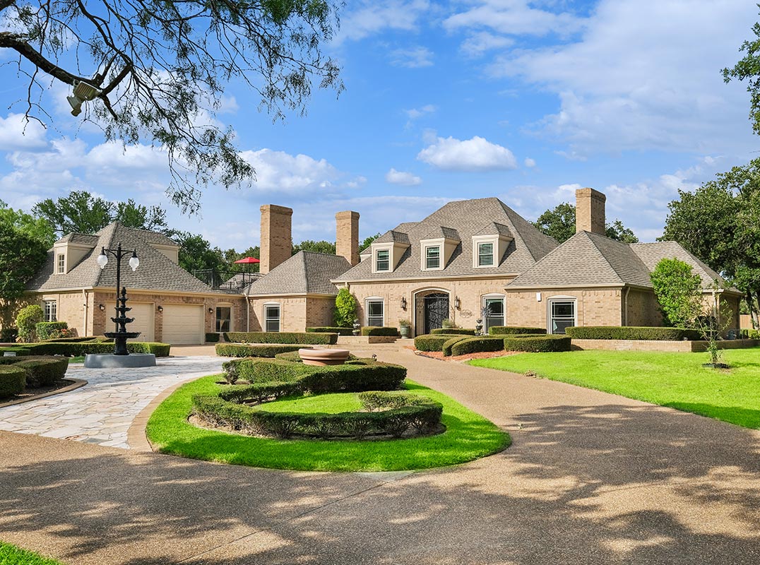 Exquisite Gated Estate Located On A 4-Acre Outstanding Lot