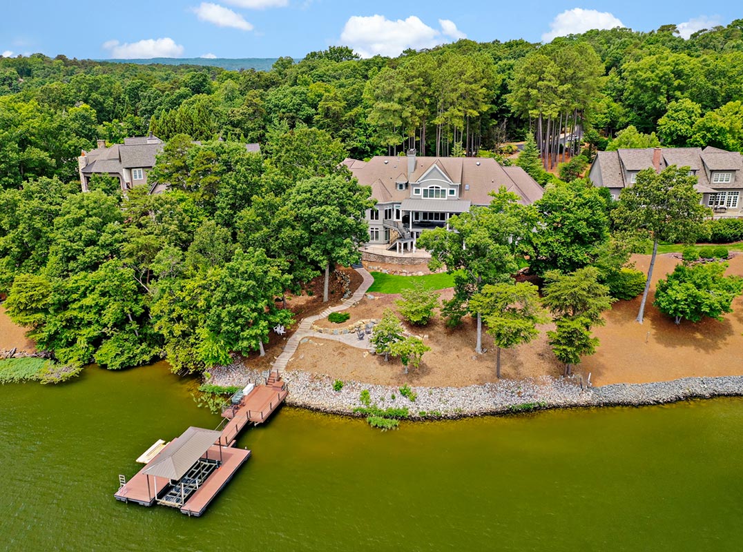 Lakefront Estate with Breathtaking Views