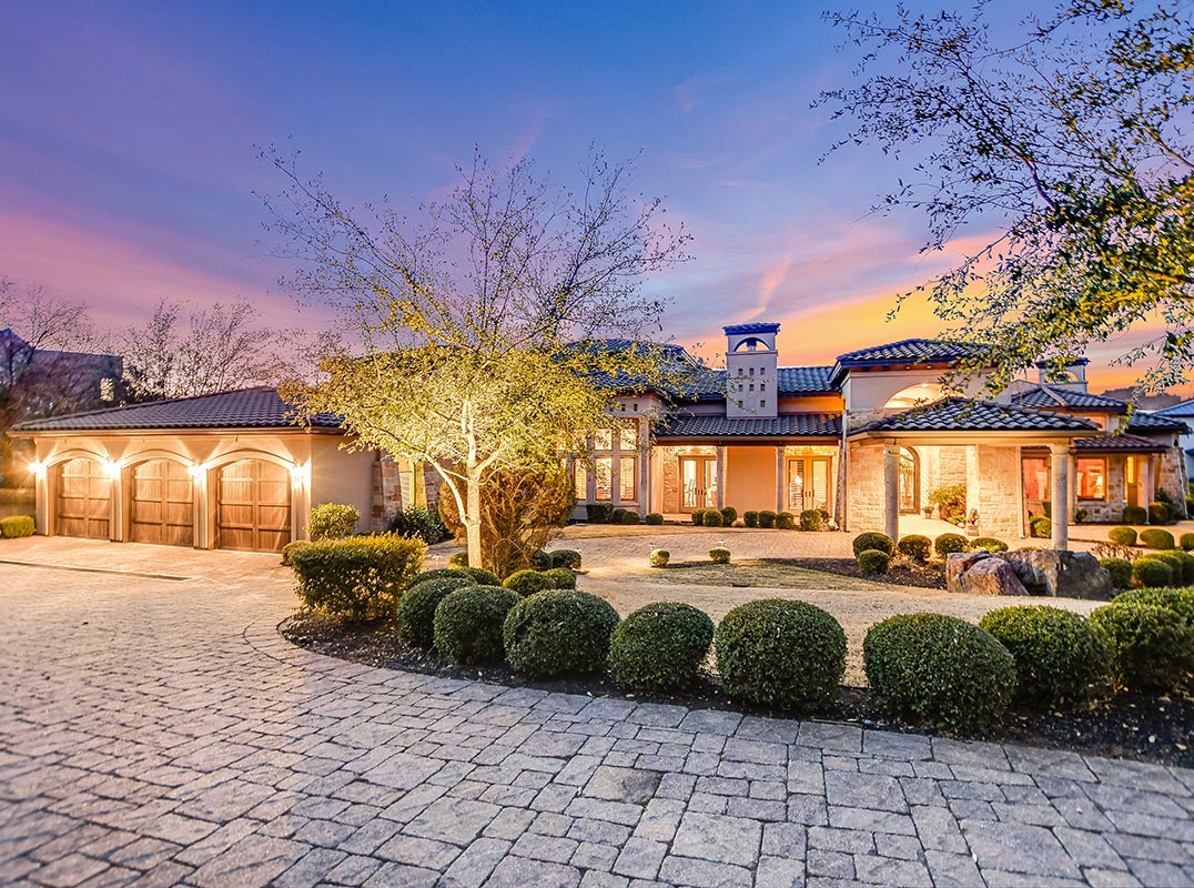 Luxury Living on the Shores of Lake LBJ