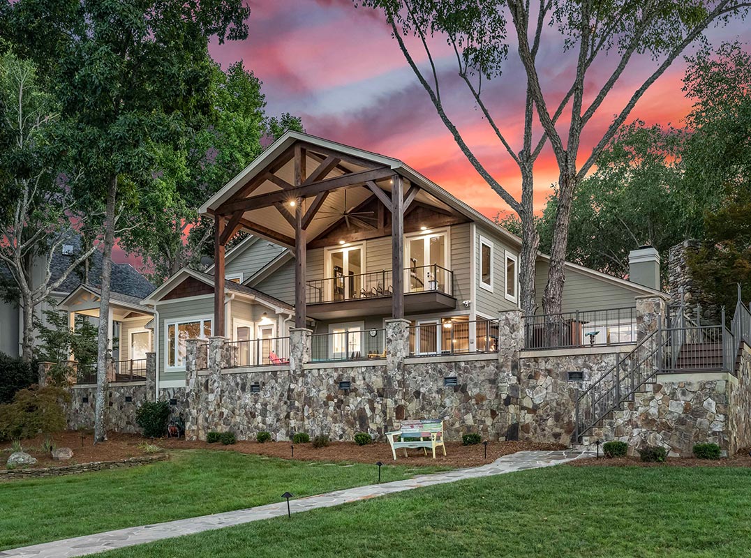 An Outdoor Entertainers Dream Home on Lake Norman