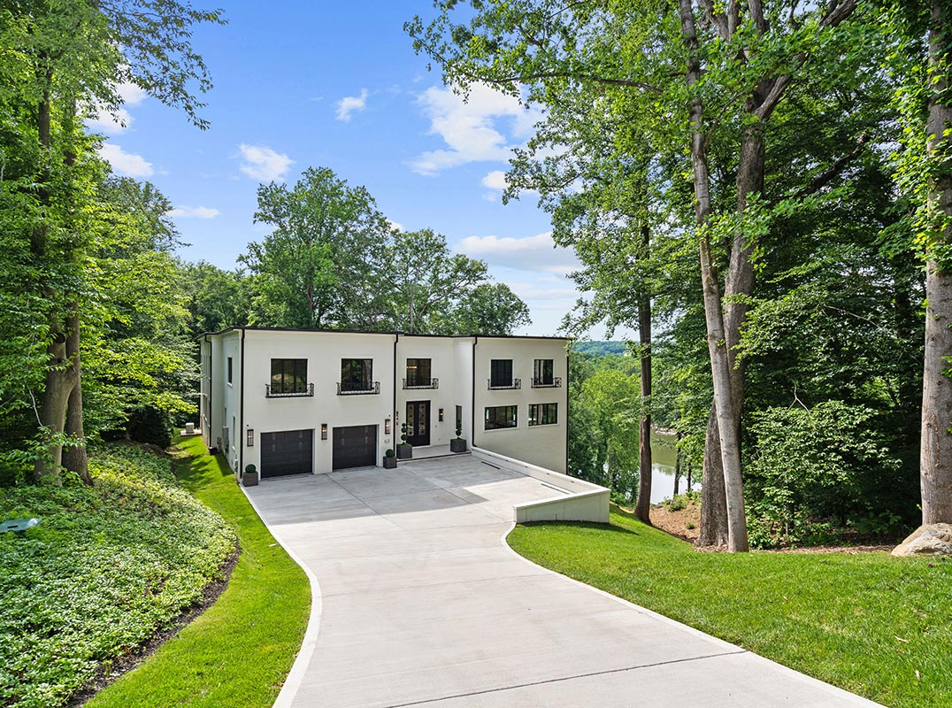 LHM Washington DC Stunning New Riverfront Estate