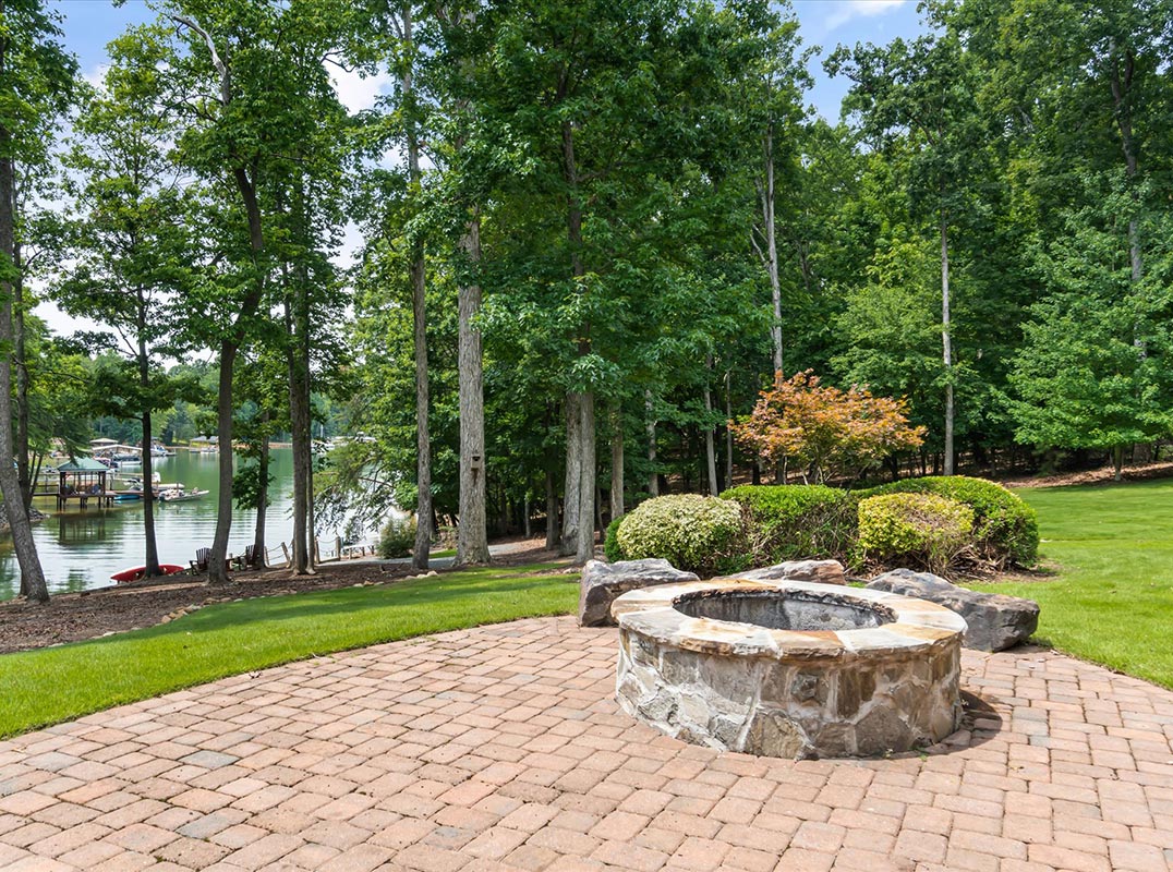 Private Waterfront in The Point