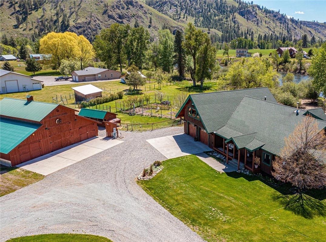 LHM Greater Seattle Methow Riverfront Equestrian Estate