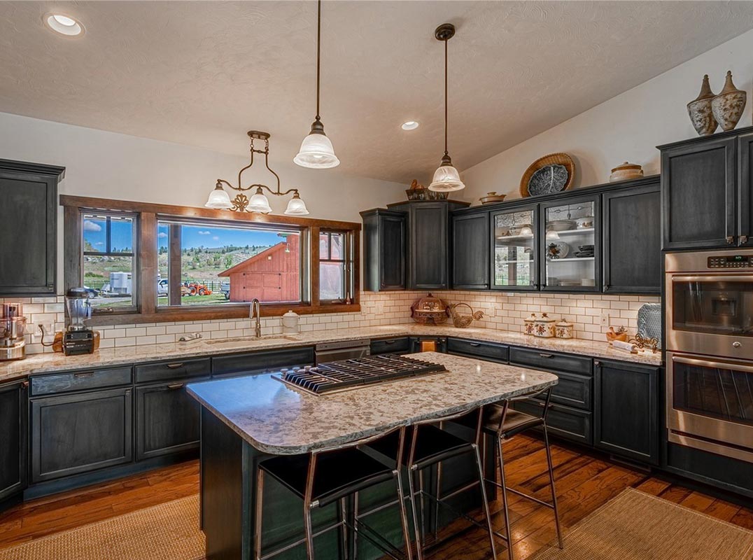 LHM Greater Seattle Methow Riverfront Equestrian Estate