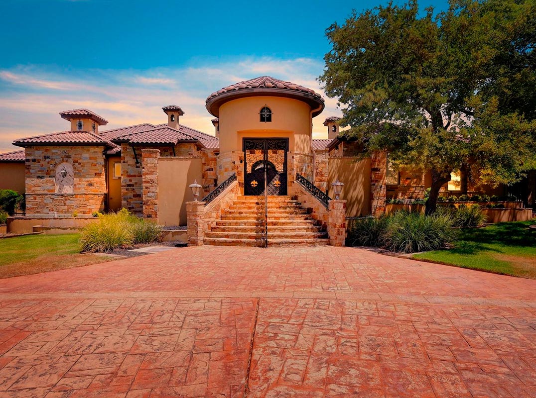 Hill Country Estate With Spanish-Style Courtyard