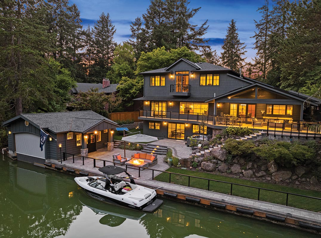 Fully Renovated Canal Front Masterpiece 