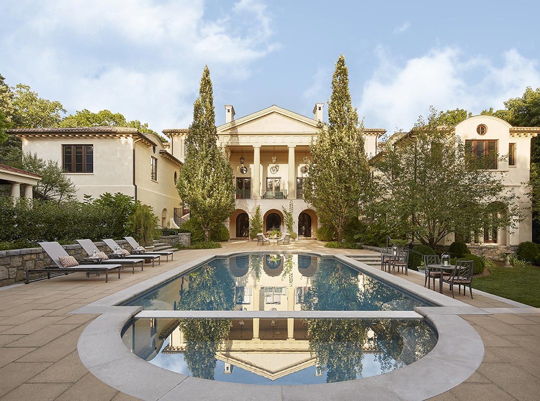 Bella Vista: A Sumptuous Retreat Above Nashville