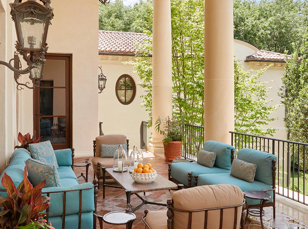 Bella Vista: A Sumptuous Retreat Above Nashville