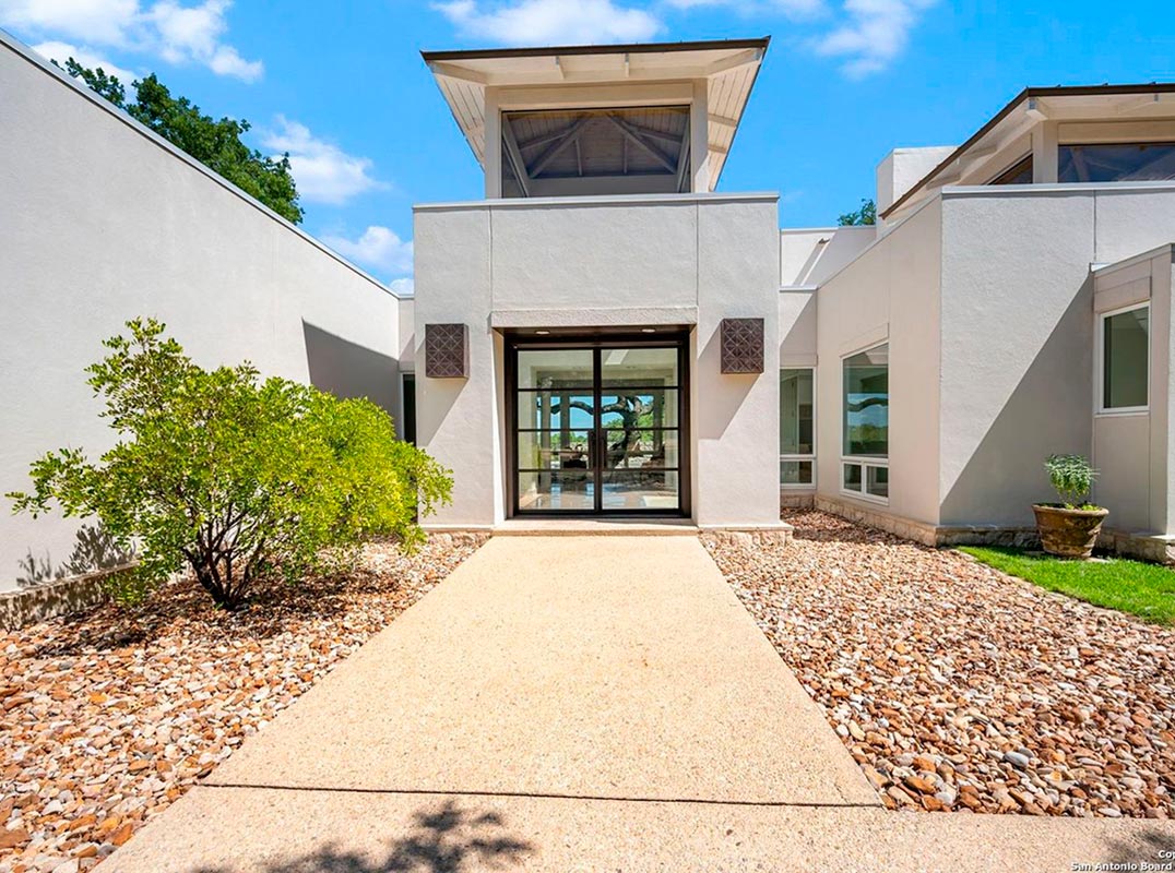 Exceptionally Updated Contemporary One Story Estate On 30+- Wildlife Exempt Acres
