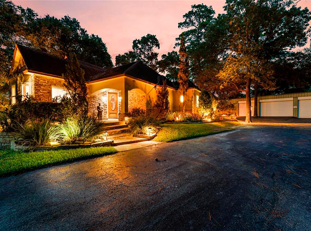 Private and Luxurious Residence on 62 Acres