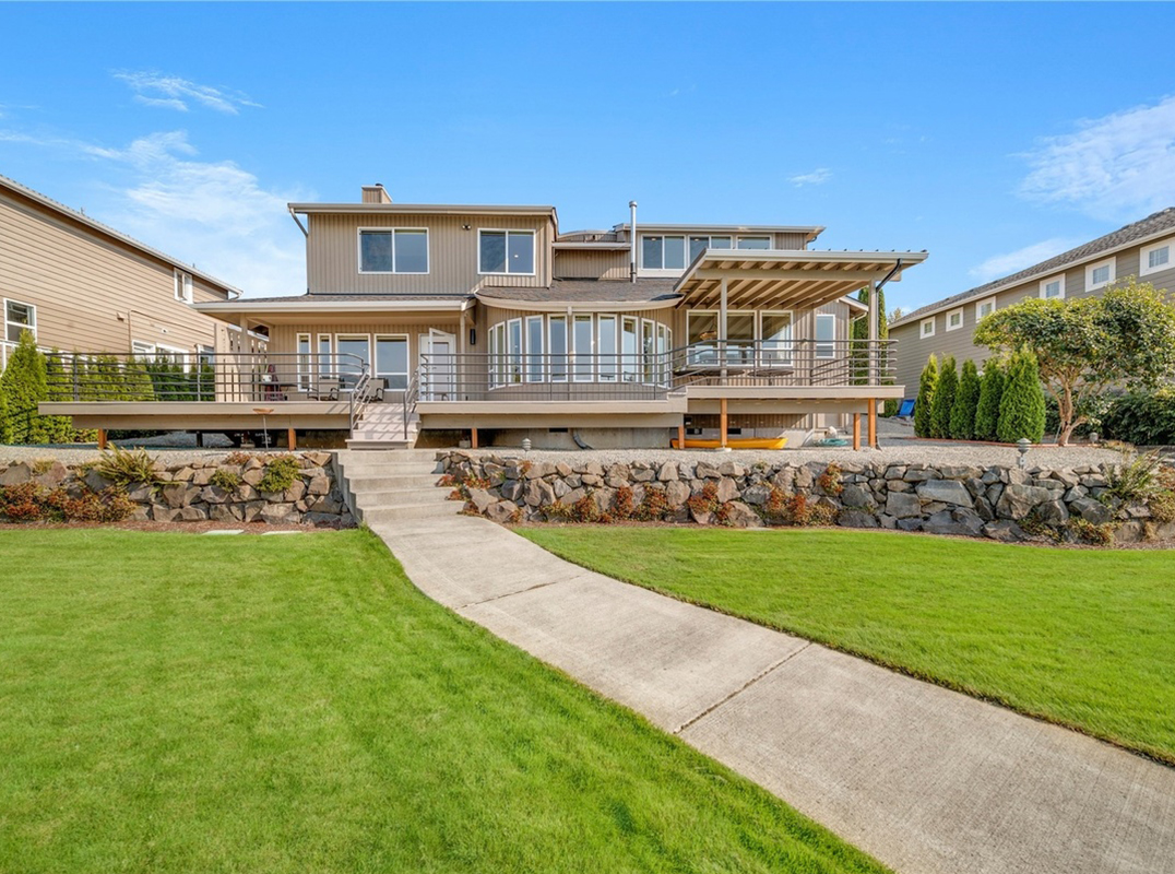 LHM Greater Seattle Custom Lake Tapps Waterfront