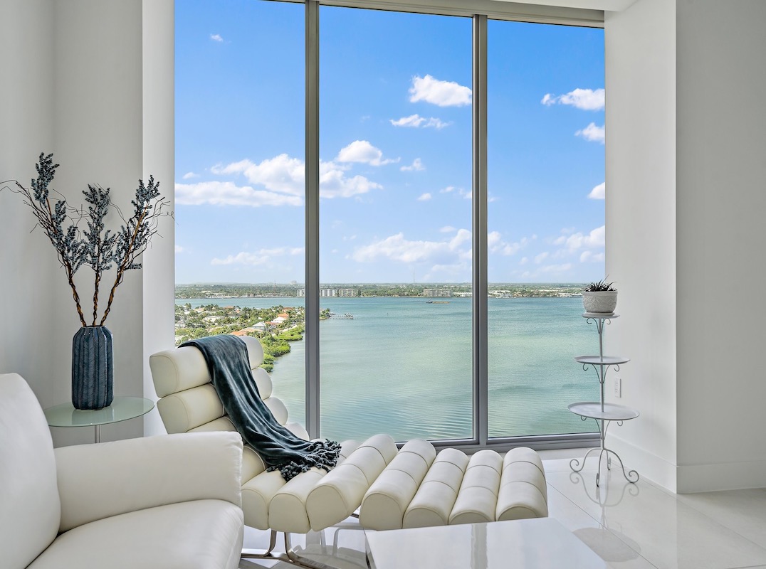 Luxury Waterfront Views & Living