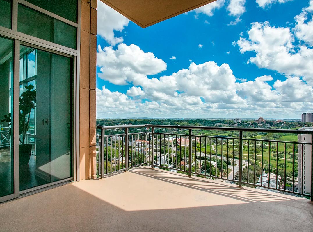 Spectacular 19Th Floor Views Over San Antonio Country Club & Fort Sam Houston