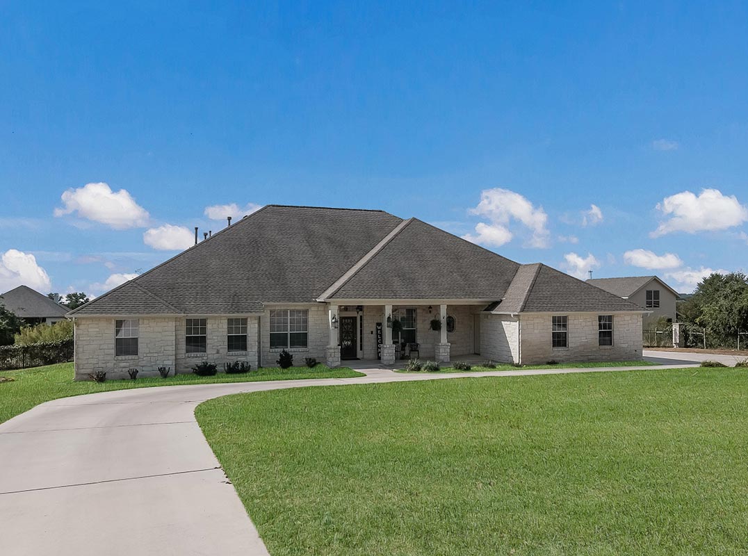 Move In Ready, Spacious Home