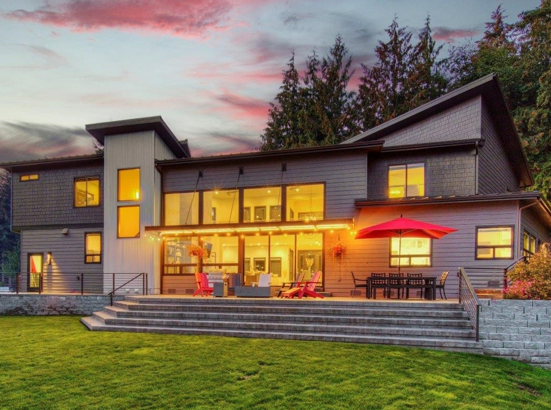 Contemporary Lake Tapps Waterfront