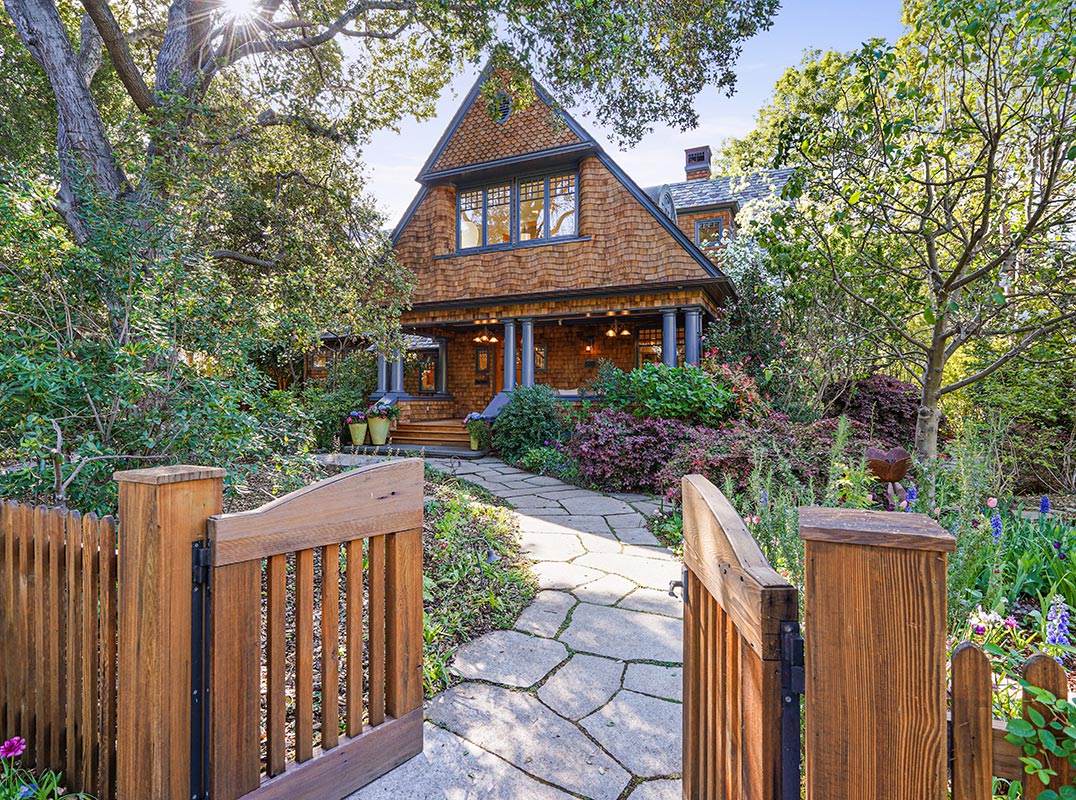 Authentic Victorian Shingle Style Combined With 21St Century Luxury