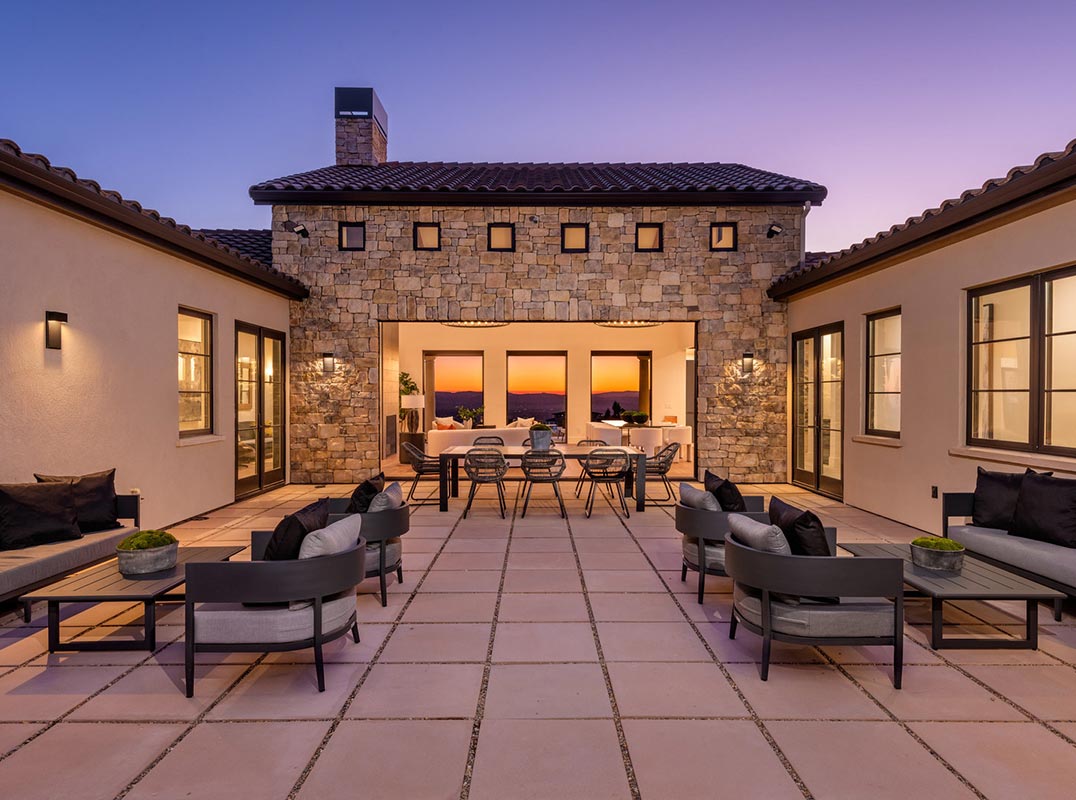 Italian hill country living in Sonoma Wine Country!