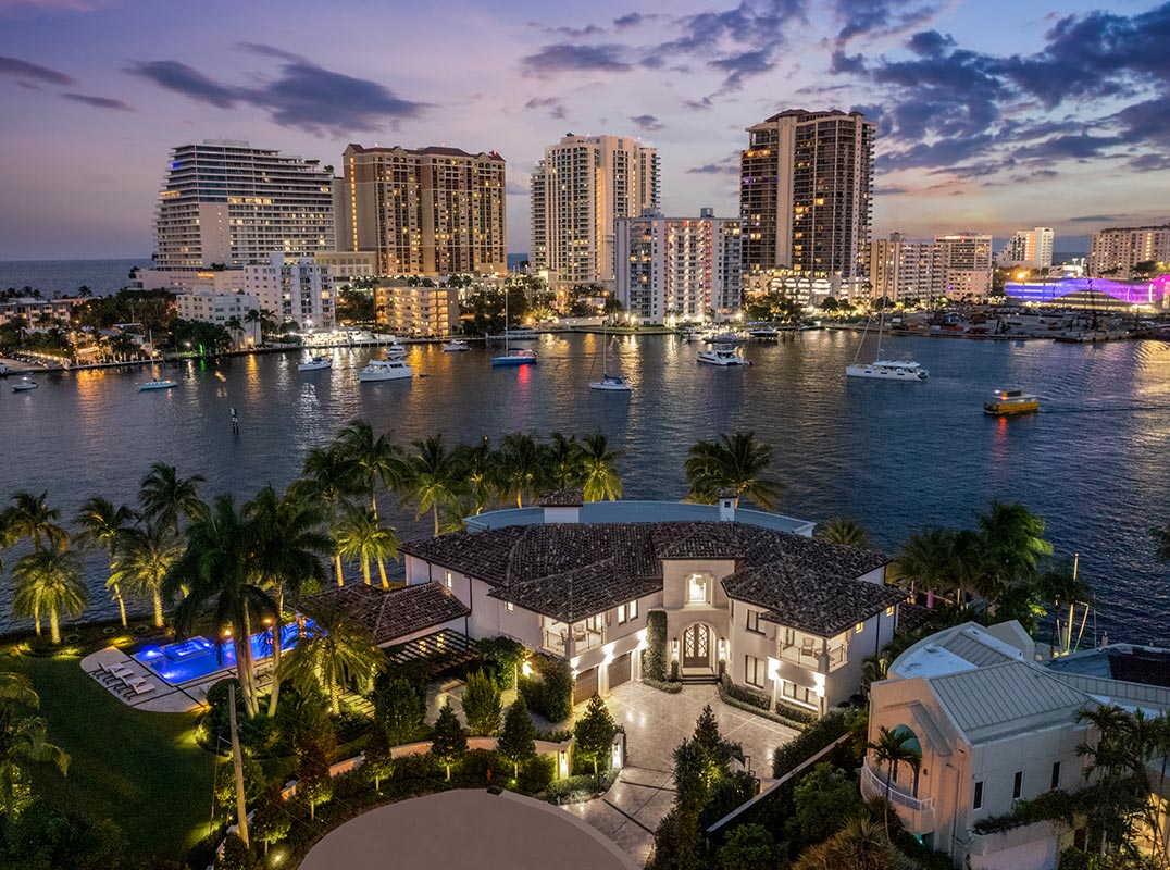 LHM The Palm Beaches One of the Most Extraordinary POINT Estates in