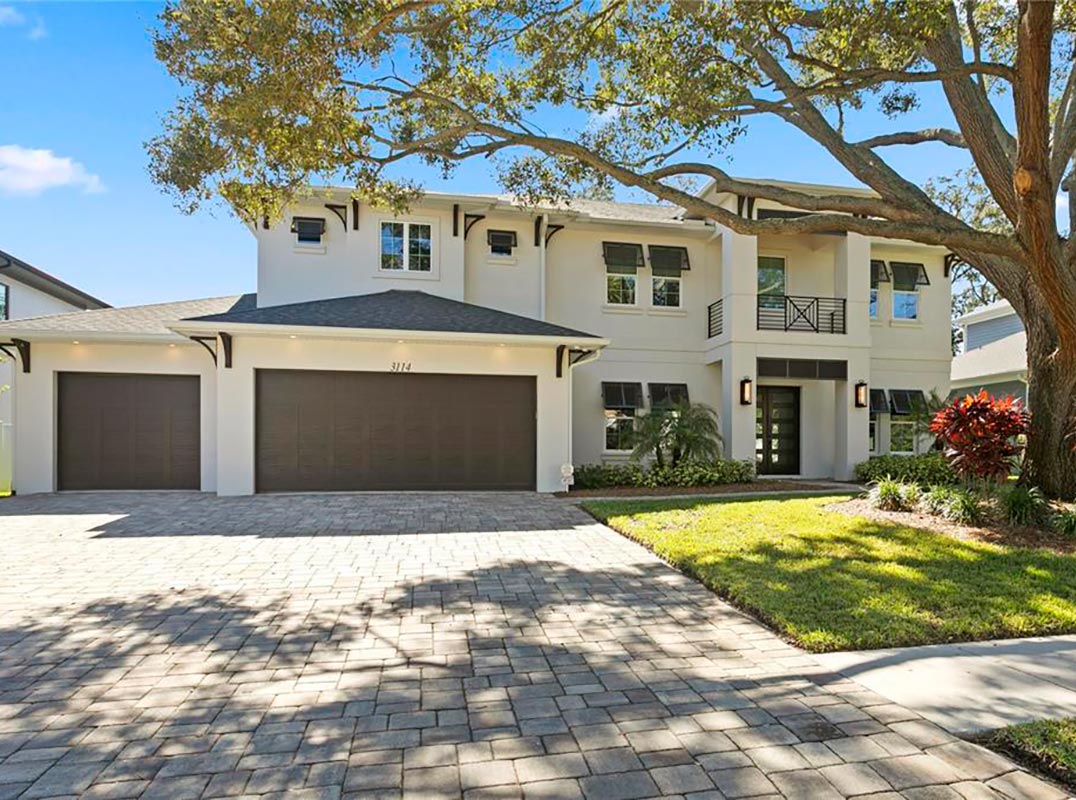 Located in South Tampa's popular Bayshore Beautiful
